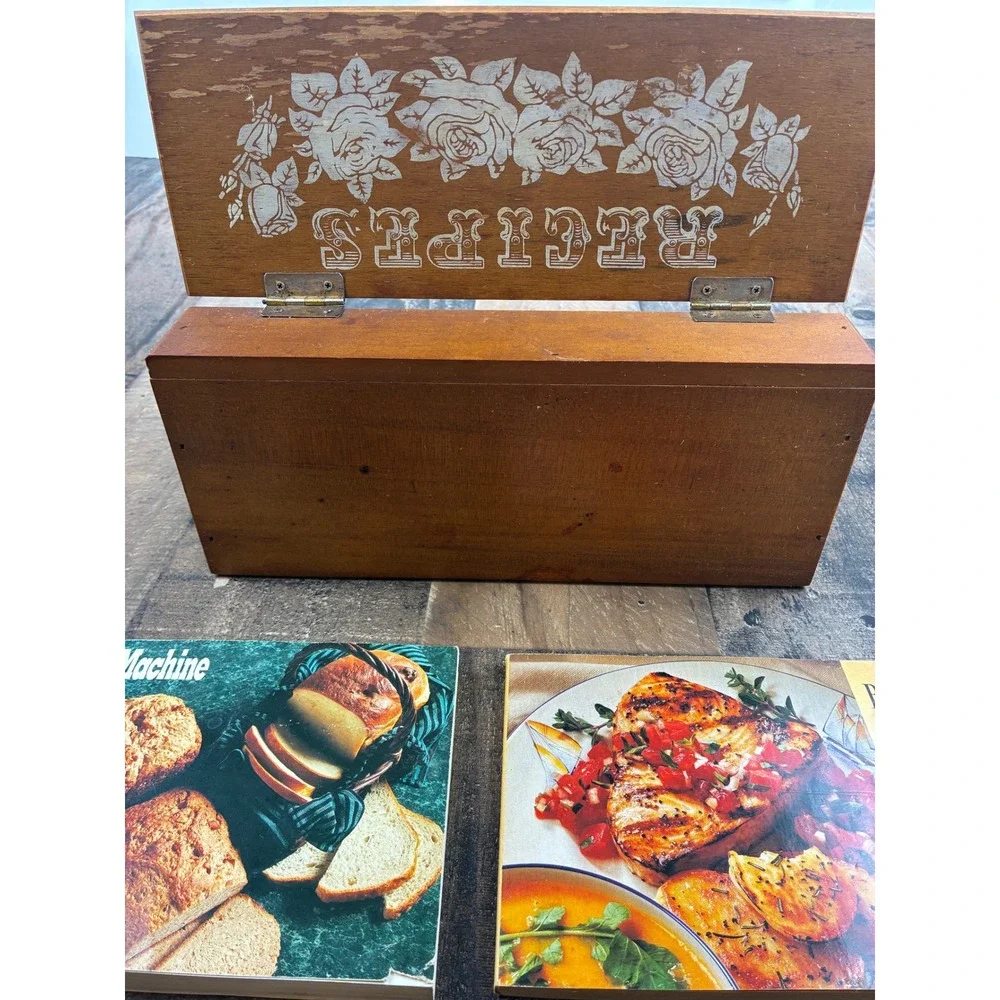 Vintage‎ Wooden Recipe Box with 2 Cookbooks Bread Machine Bon Appetit